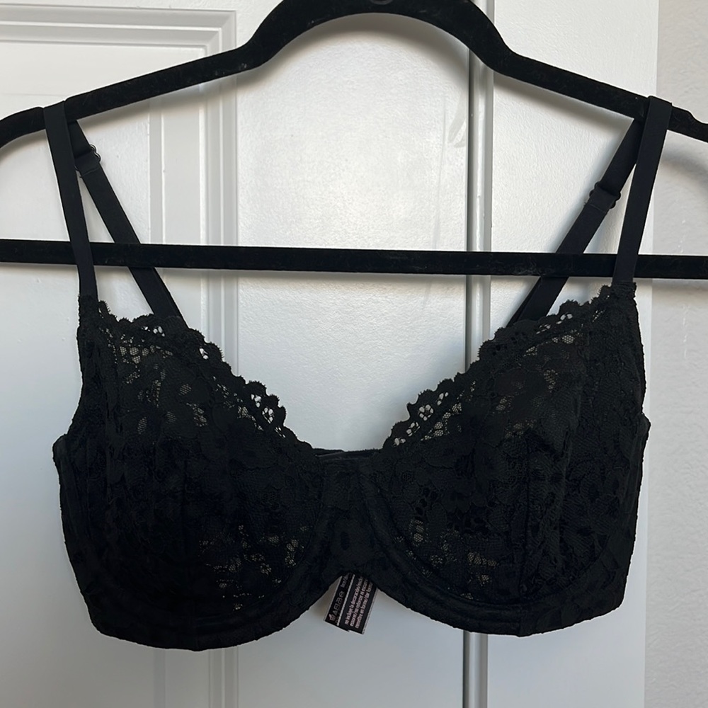 Victoria’s Secret Body by Victoria 34DD